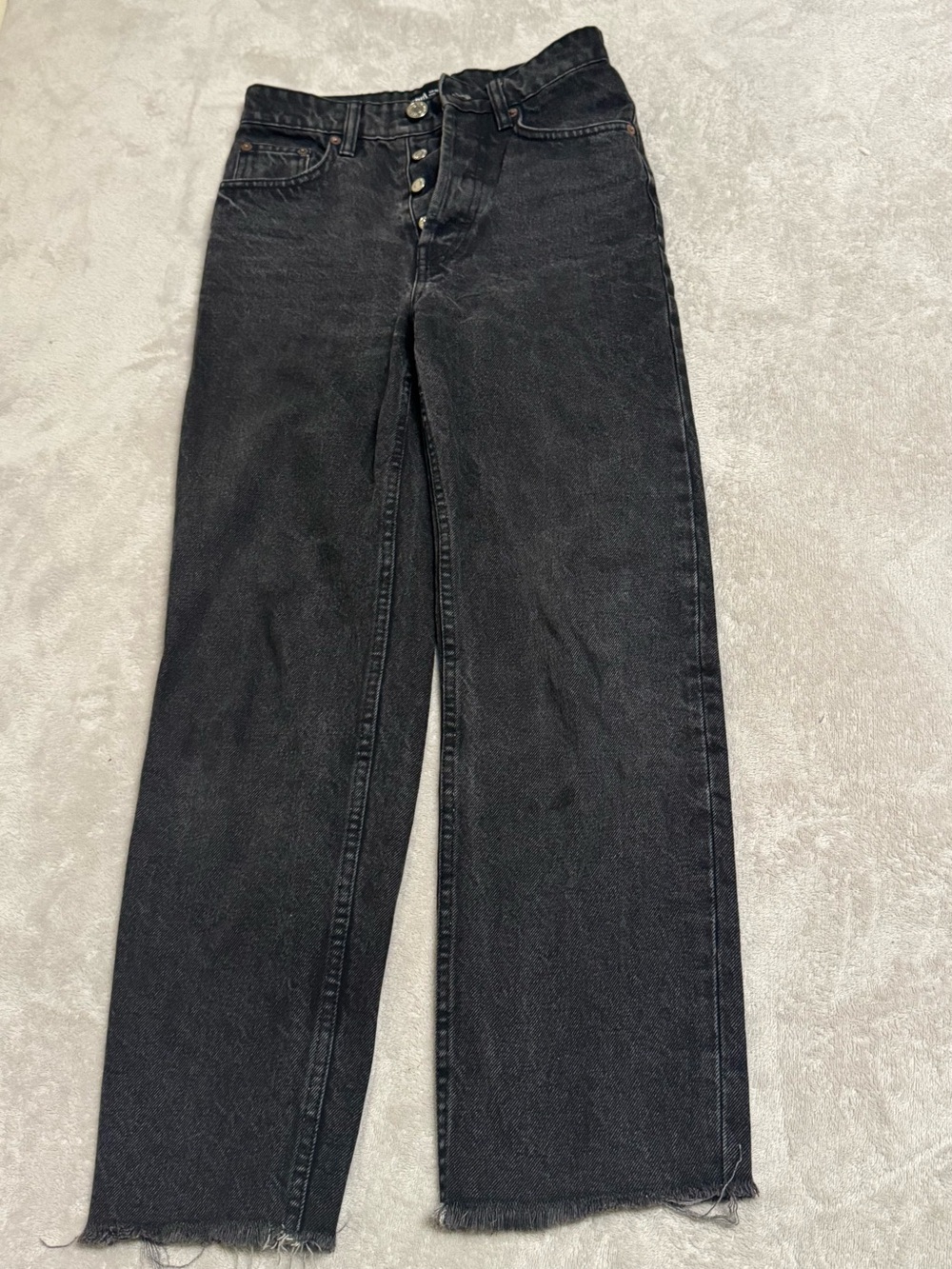 Zara Women’s Black Straight Leg Jeans